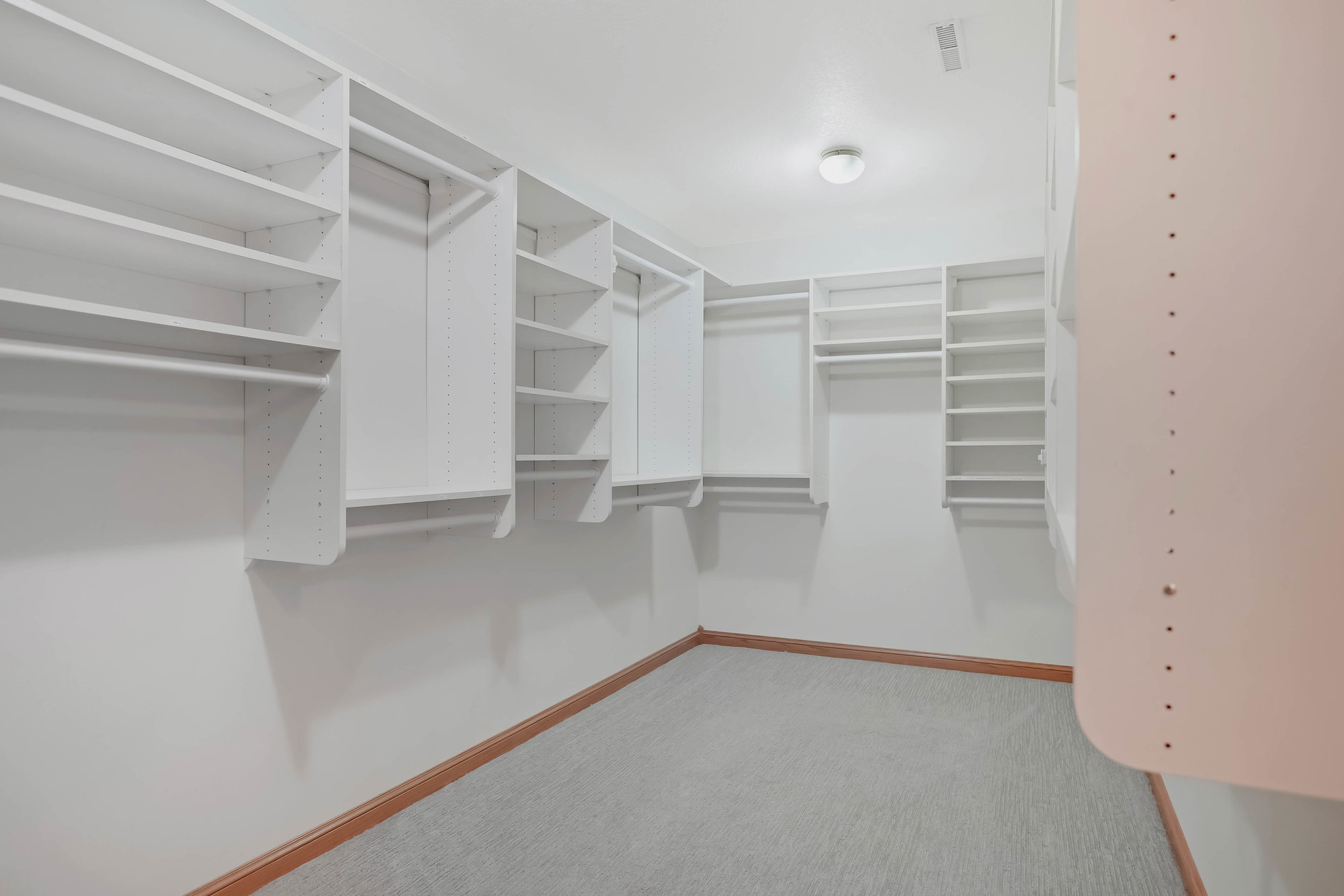 Looking for the perfect home for entertaining? 4129 Tiffany Lane is THE home for you!